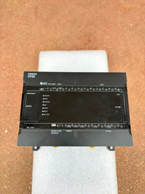 OMRON CP2E-E30DR-A-932 PLC Module product photo 1
