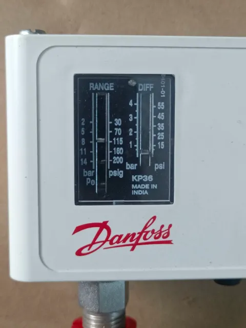 Danfoss KP36 / 060-110891 Industrial Sensor product photo 4