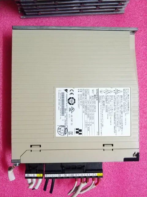 Yaskawa SGDV-2R8A11B Motor & Drive Component — product photo 10 of 12