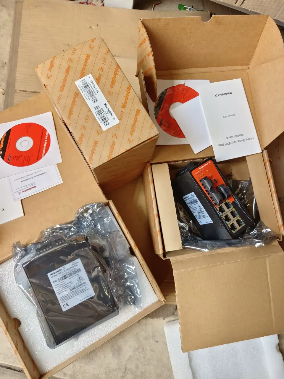 Weidmuller 7760048054 / IES21-SW6/2SCS/1SC Industrial Sensor product photo 1