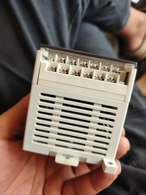 XINJE XC1-16T-E PLC Module — product photo 9 of 12