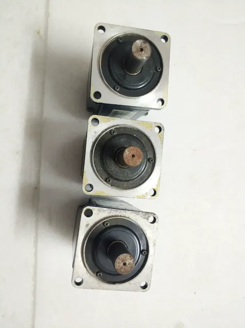 Yaskawa SGMAS-04ACA21 Motor & Drive Component product photo 5