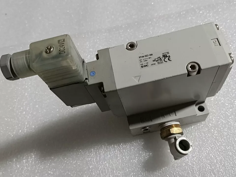SMC VP744-5DZ1-04A Industrial Automation Component product photo 1