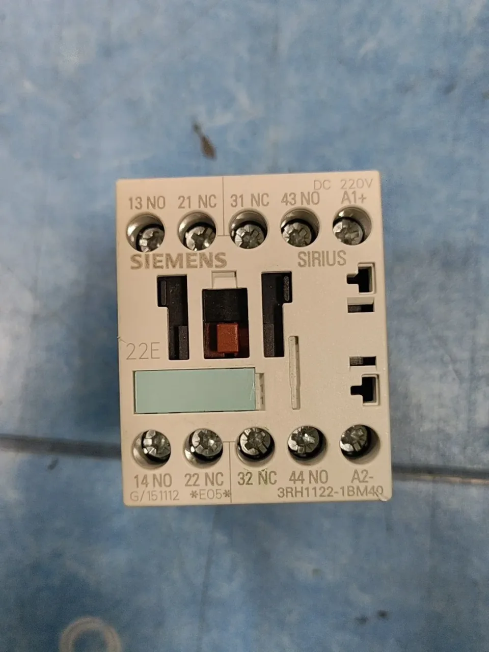 Unbranded Industrial 3RH1122-1BM40 Industrial Relay product photo 1