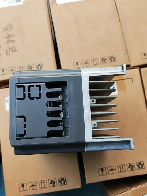 Delta VFD007CB43A-20 Motor & Drive Component — product photo 4 of 7