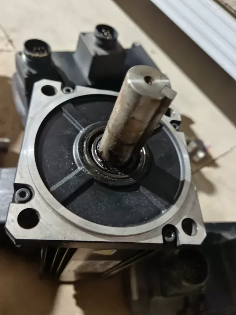 Panasonic MSMF202L1H6M Motor & Drive Component — product photo 9 of 18