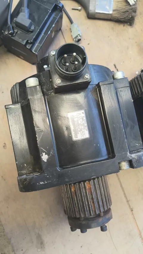 Yaskawa SGMG-44ADC61 Motor & Drive Component product photo 2