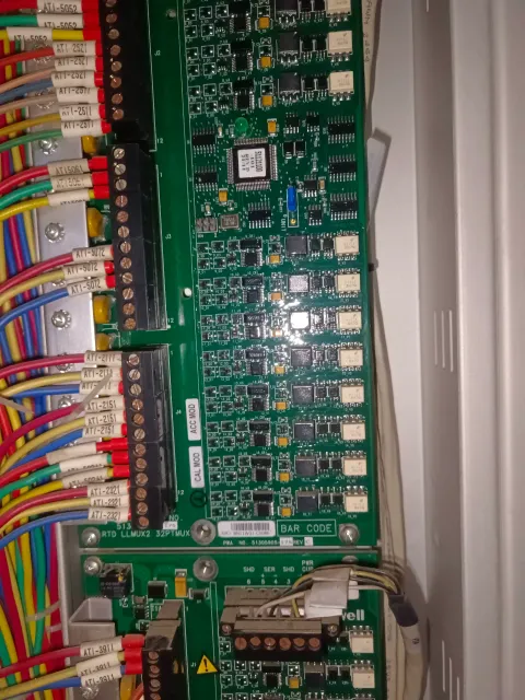 Honeywell 51305907-175 / MC-TAMR04 Industrial Automation Component product photo 7