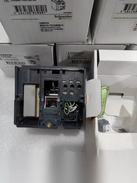 Schneider Electric LV429439 / MT100/160 Motor & Drive Component product photo 3