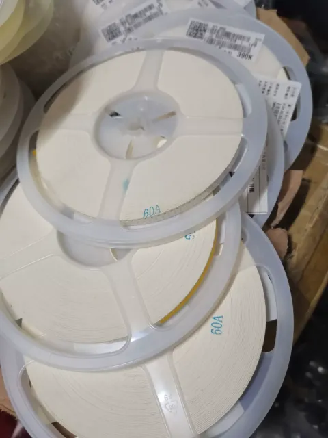 YAGEO RC0603FR-07390KL Industrial Automation Component product photo 3