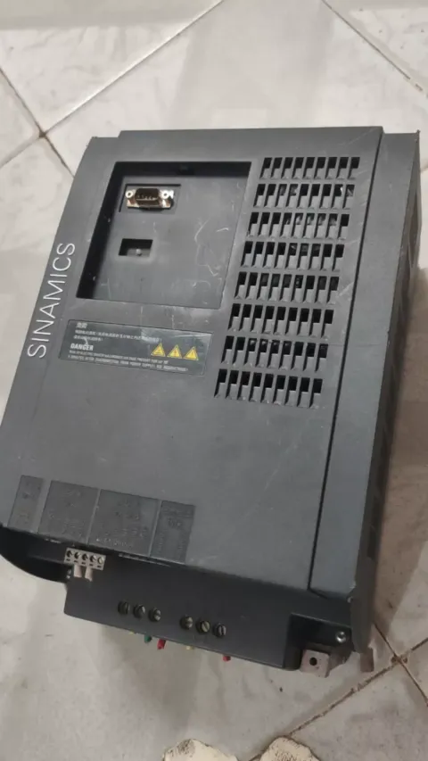 Siemens 6SL3217-0CE31-1UA1 Motor & Drive Component — product photo 9 of 17