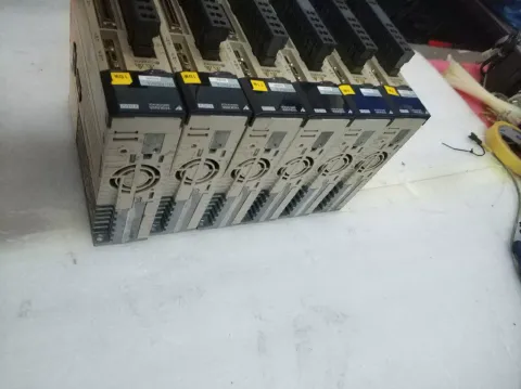 White Label SGDV-R90A01A002000 Motor & Drive Component product photo 4