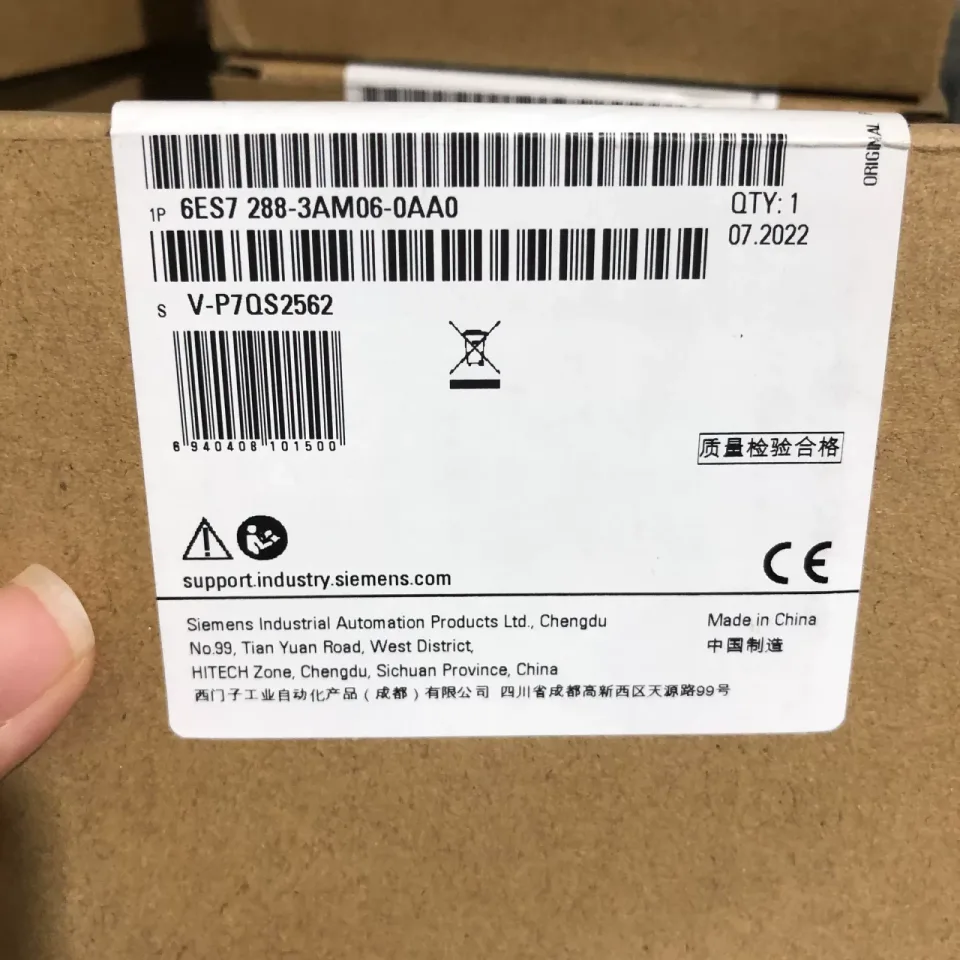 Siemens 6ES7288-3AM06-0AA0 I/O Module — product photo 1 of 3