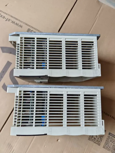 Schneider Electric TSX3721001 / TSX3722001 PLC Module product photo 5