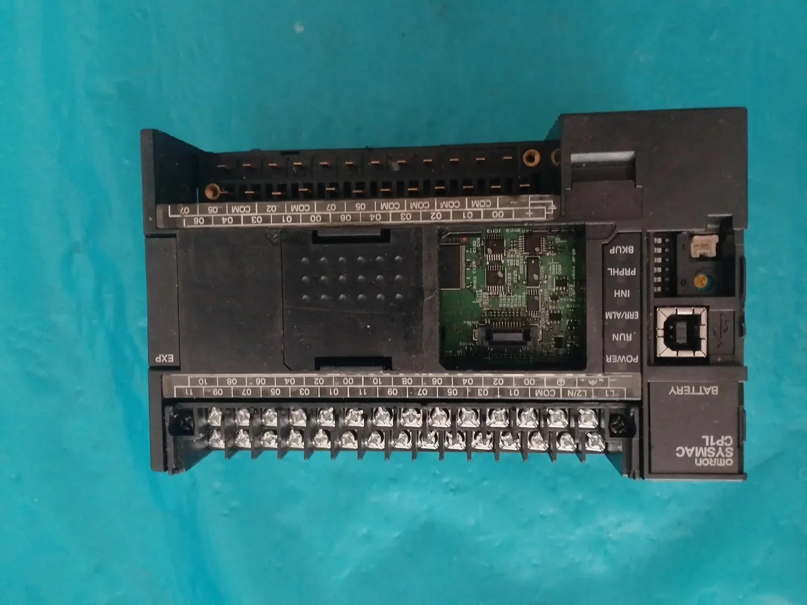 OMRON CP1L-M40DR-A PLC Module — product photo 1 of 10