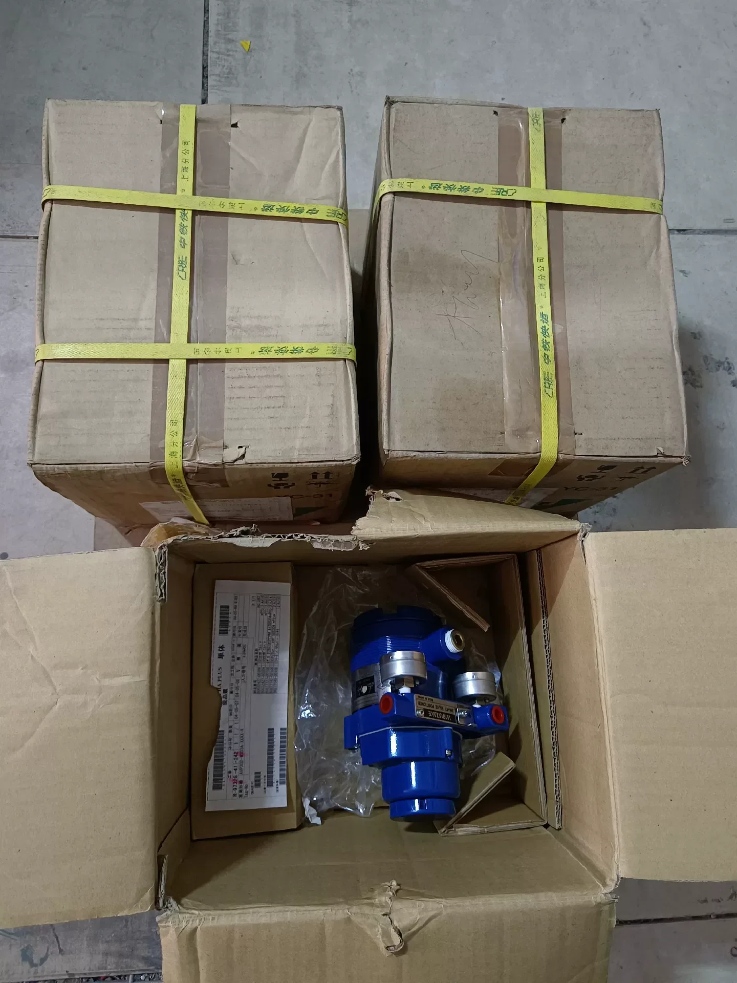 Azbil / Yamatake AVP302-MSD3A Industrial Automation Component product photo 1