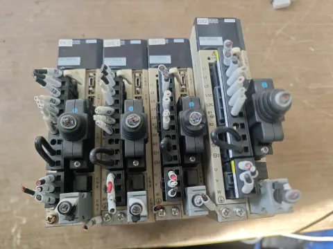 Yaskawa SGDV-1R6A01A / SGDV-2R8A01A Motor & Drive Component product photo 1