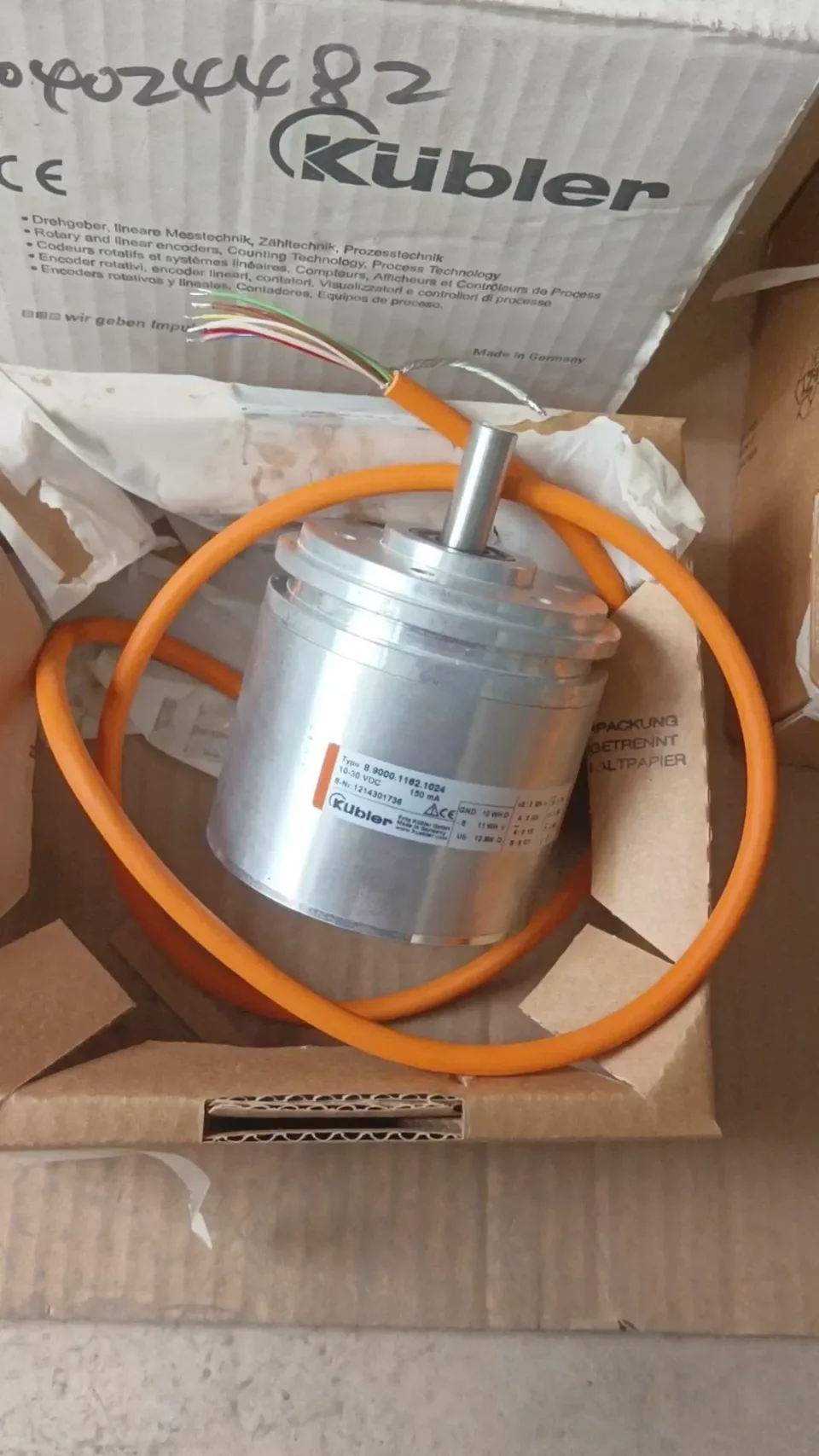 Kübler 8.9000.1162.1024 Industrial Encoder product photo 1