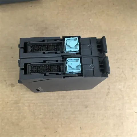 Siemens 6ES7 138-7FN00-0AB0 Industrial Automation Component product photo 3