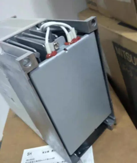 Mitsubishi Electric MR-J2S-200B-S009V613 Motor & Drive Component product photo 3