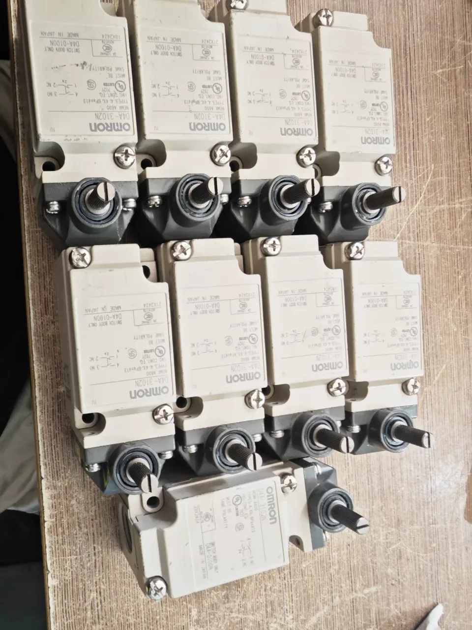 Omron D4A-3102N Industrial Sensor product photo 1