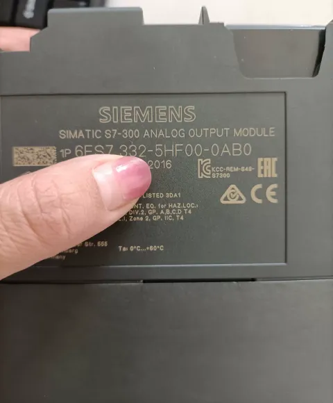 Siemens 6ES7332-5HF00-0AB0 Industrial Automation Component — product photo 2 of 3