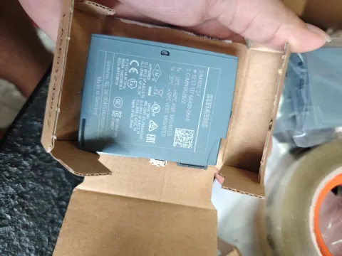 Siemens 6ES7137-6AA00-0BA0 PLC Module — product photo 8 of 8