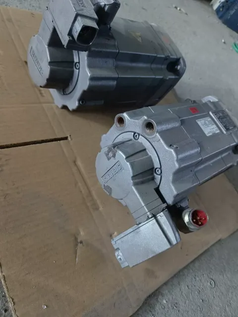 Siemens 1FT7064-5WF71-1FA1 Motor & Drive Component — product photo 6 of 16