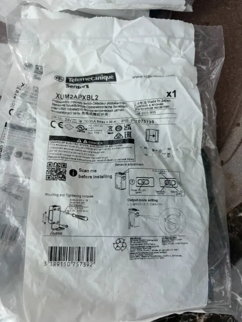 Schneider Electric / Telemecanique XUM9APXBL2; XUM5APXBL2 Industrial Sensor product photo 2
