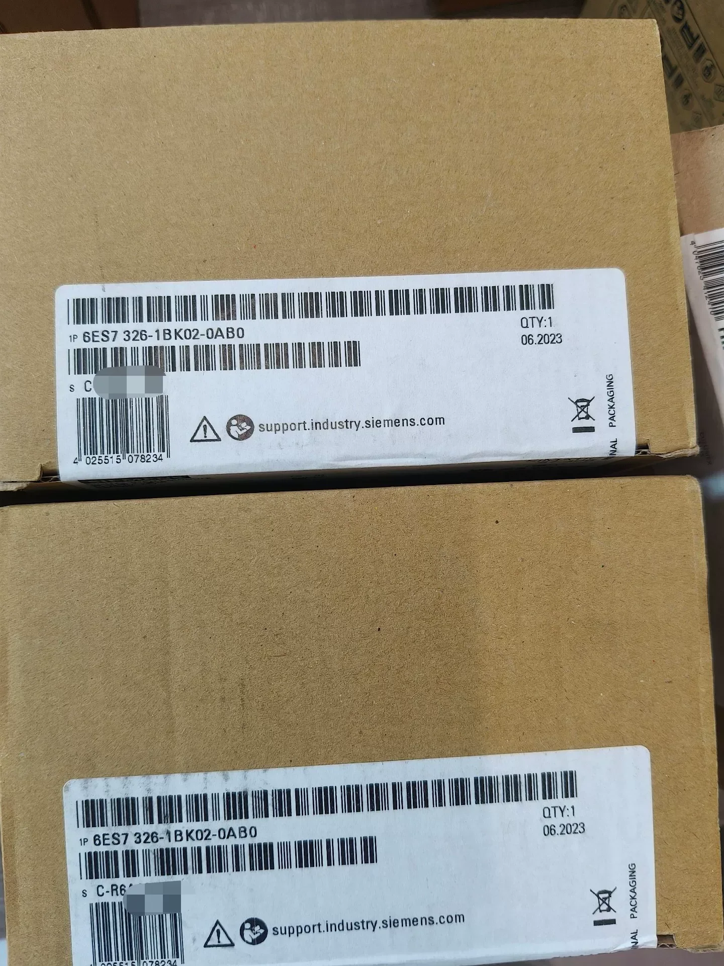 Siemens 6ES7 326-1BK02-0AB0 PLC Module — product photo 1 of 14