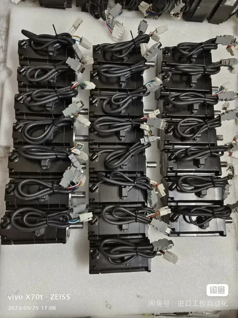 Yaskawa SGM7J-02AFC6E Motor & Drive Component product photo 1