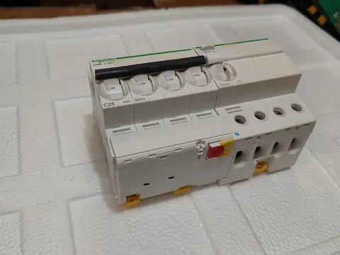 Schneider Electric iC65N 4P C25 + Vigi iC65 ELE 30mA Industrial Automation Component product photo 2