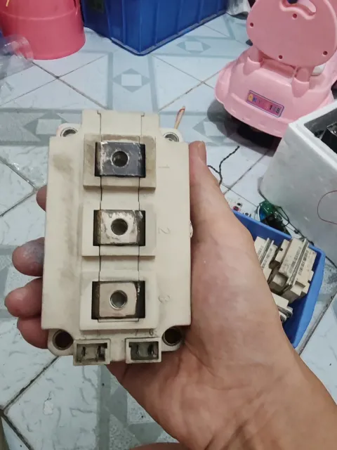 Infineon FF150R12KT3G Power Electronics Module — product photo 13 of 13