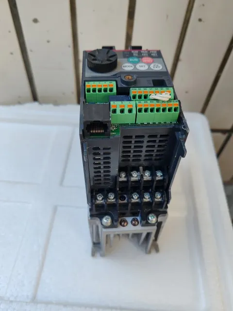 Mitsubishi Electric FR-D720S-0.75K-CHT Motor & Drive Component product photo 2
