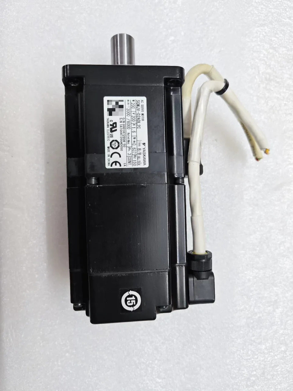 Yaskawa SGMJV-02ADL2C Motor & Drive Component — product photo 1 of 14