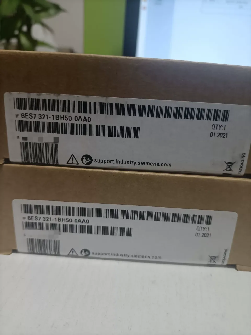 Siemens 6ES7321-1BH50-0AA0 Industrial Automation Component — product photo 1 of 6
