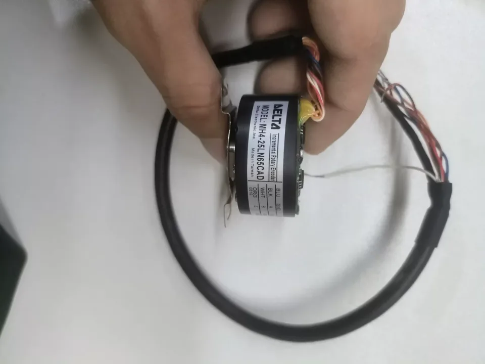 Delta MH4-25LN65CAD Industrial Encoder product photo 1
