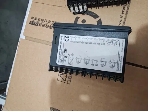 OMRON E5EC-RR2ASM-800 Industrial Control Board — product photo 4 of 9