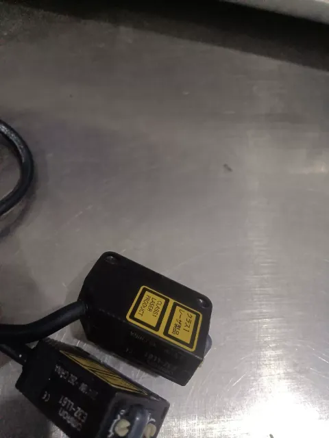 Omron E3Z-LL61 Industrial Sensor product photo 2