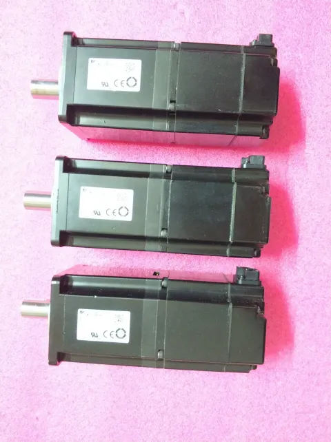 Yaskawa SGMJV-04A3A6C Motor & Drive Component — product photo 9 of 16