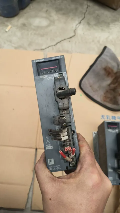 Mitsubishi Electric MR-JE-20A Motor & Drive Component product photo 5