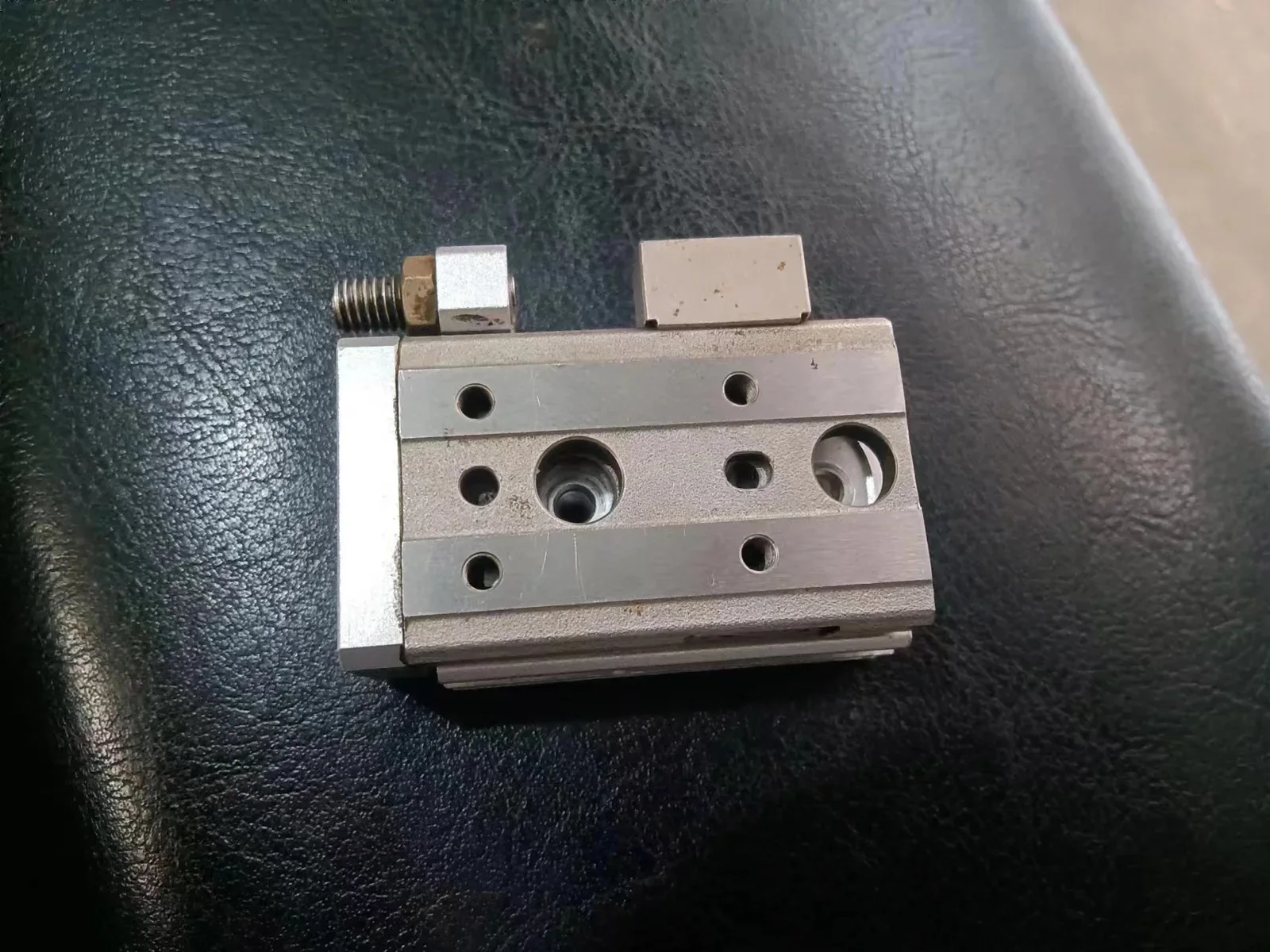 SMC MXQ6-10A Industrial Automation Component product photo 1