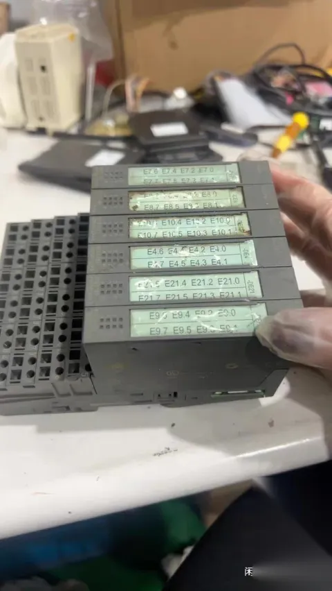 Siemens 6ES7 131-4BF00-0AA0 Industrial Automation Component product photo 2