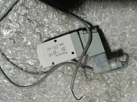 SMC VP542-5DZ1-02A Industrial Automation Component product photo 1