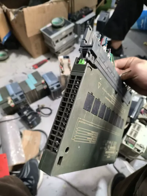 Siemens 6ES7431-7QH00-0AB0 Industrial Automation Component — product photo 6 of 7