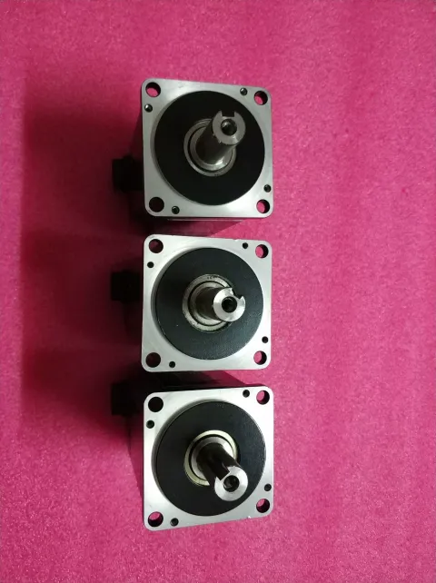 Yaskawa SGMJV-04A3A61 Motor & Drive Component — product photo 5 of 13