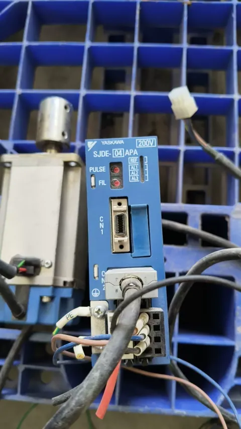 Yaskawa SJDE-04APA; SME-04AMA41 Motor & Drive Component product photo 3