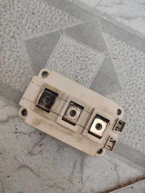 Infineon FF150R12KT3G Power Electronics Module — product photo 9 of 13