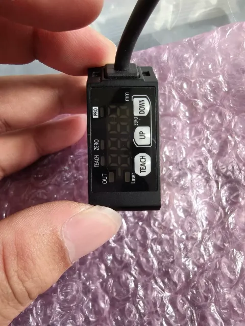 Panasonic HG-C1100 Industrial Sensor — product photo 13 of 14