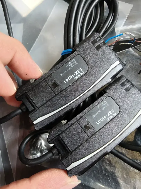 Omron E3X-HD41 Industrial Sensor product photo 3